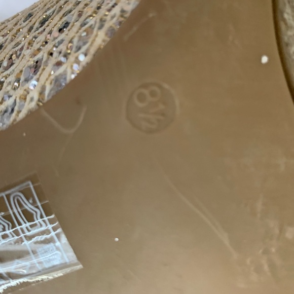 Heels - Picture 3 of 3